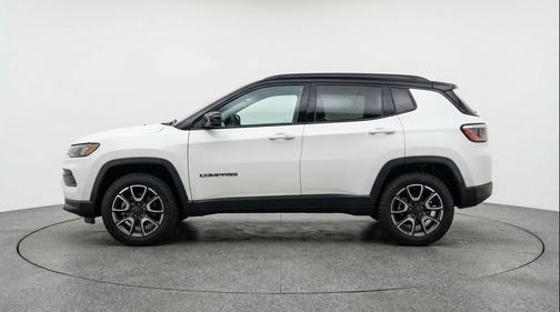 Bright White Clearcoat 2025 Jeep Compass Trailhawk
