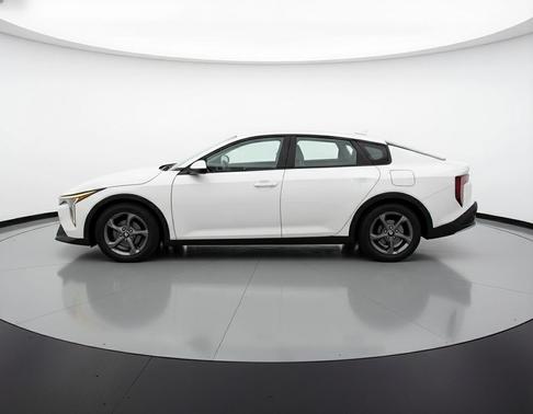 Snow White Pearl 2025 Kia K4 LXS