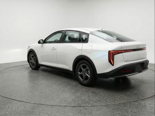Snow White Pearl 2025 Kia K4 LXS