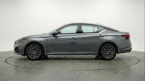 Gun Metallic 2025 Nissan Altima SV FWD