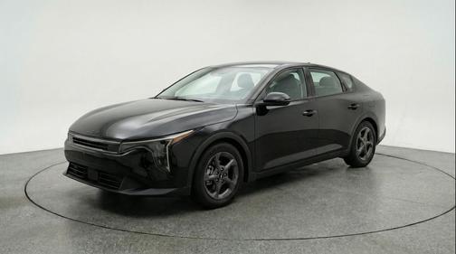 Aurora Black Pearl 2025 Kia K4 LXS
