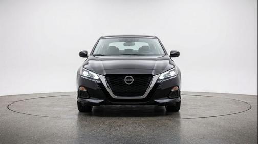 Super Black 2025 Nissan Altima SV FWD