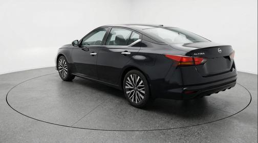 Super Black 2025 Nissan Altima SV FWD