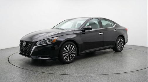 Super Black 2025 Nissan Altima SV FWD