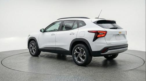 Summit White 2025 Chevrolet Trax LT