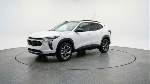 Summit White 2025 Chevrolet Trax LT