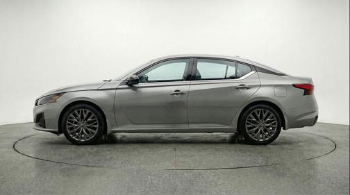 Gun Metallic 2025 Nissan Altima SV FWD