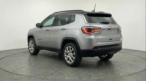 Silver Zynith Metallic Clearcoat 2025 Jeep Compass Limited