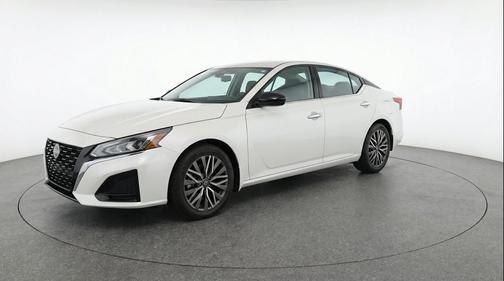 Glacier White 2025 Nissan Altima SV FWD