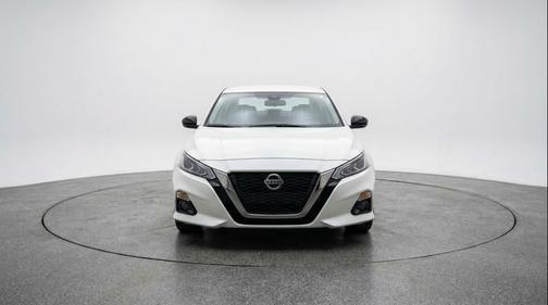 Glacier White 2025 Nissan Altima SV FWD