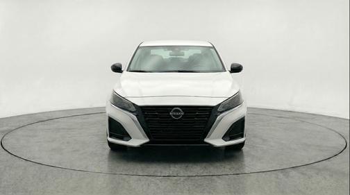 Glacier White 2025 Nissan Altima SV FWD