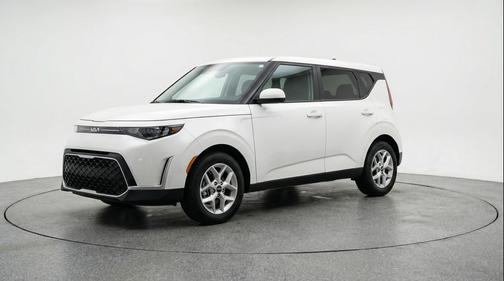 Snow White Pearl 2025 Kia Soul LX