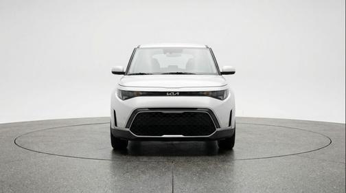 Snow White Pearl 2025 Kia Soul LX
