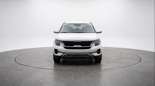 Snow White Pearl 2025 Kia Seltos S