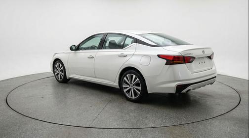 Pearl White Tricoat 2025 Nissan Altima SV FWD