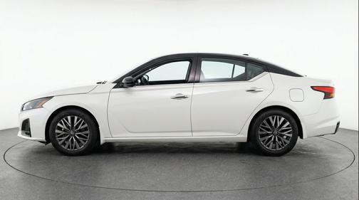 Pearl White Tricoat 2025 Nissan Altima SV FWD