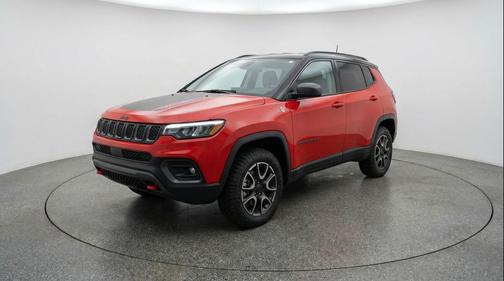 Red Hot Pearlcoat 2025 Jeep Compass Trailhawk