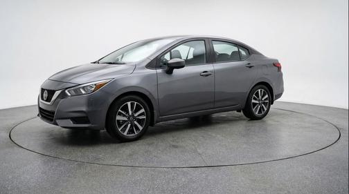 Gun Metallic 2025 Nissan Versa 1.6 SV