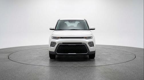 Snow White Pearl 2025 Kia Soul LX