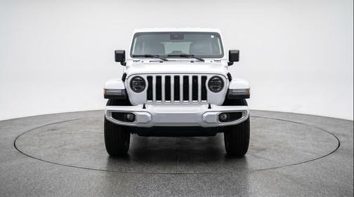 Bright White Clearcoat 2025 Jeep Wrangler 4-Door Sahara 4x4