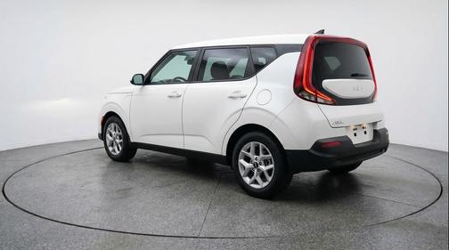 Snow White Pearl 2025 Kia Soul LX