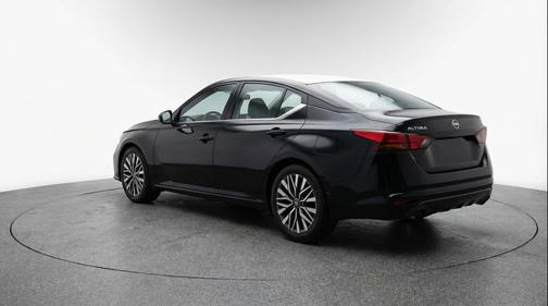 Super Black 2025 Nissan Altima SV FWD