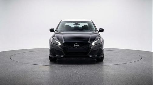 Super Black 2025 Nissan Altima SV FWD