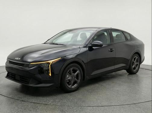 Aurora Black Pearl 2025 Kia K4 LXS