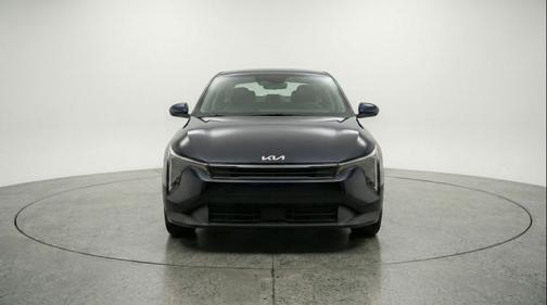 Aurora Black Pearl 2025 Kia K4 LXS