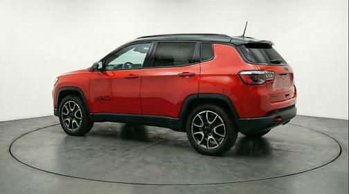 Red Hot Pearlcoat 2025 Jeep Compass Trailhawk