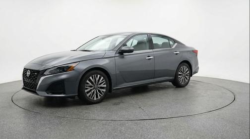 Gun Metallic 2025 Nissan Altima SV FWD