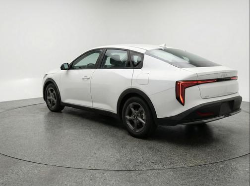 Snow White Pearl 2025 Kia K4 LXS