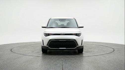 Snow White Pearl 2025 Kia Soul LX