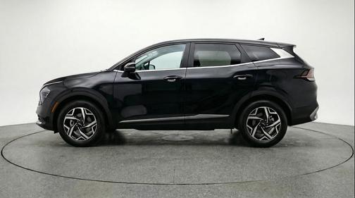 Fusion Black 2025 Kia Sportage LX