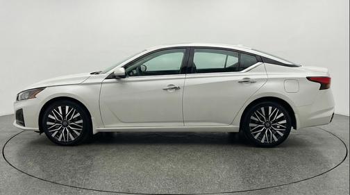 Glacier White 2025 Nissan Altima SV FWD