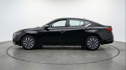 Super Black 2025 Nissan Altima SV FWD