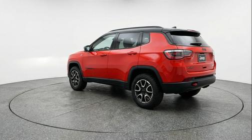 Red Hot Pearlcoat 2025 Jeep Compass Trailhawk