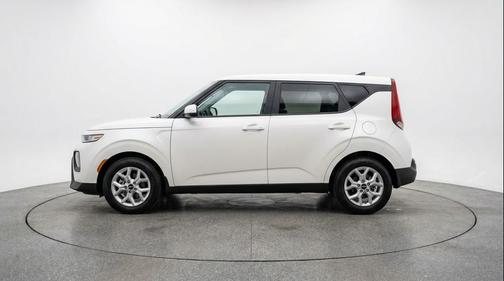 Snow White Pearl 2025 Kia Soul LX