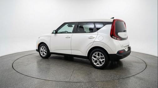 Snow White Pearl 2025 Kia Soul LX