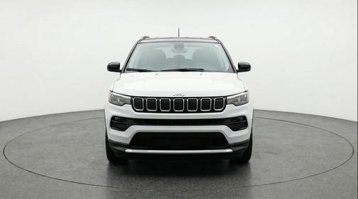 Bright White Clearcoat 2025 Jeep Compass Limited