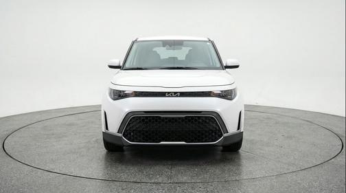 Snow White Pearl 2025 Kia Soul LX