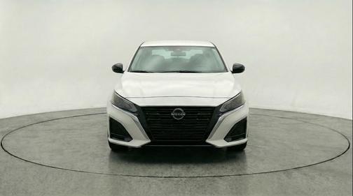 Glacier White 2025 Nissan Altima SV FWD