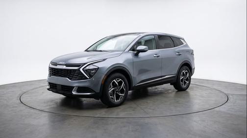 Everlasting Silver 2025 Kia Sportage LX