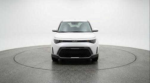 Snow White Pearl 2025 Kia Soul LX