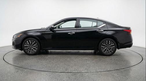 Super Black 2025 Nissan Altima SV FWD