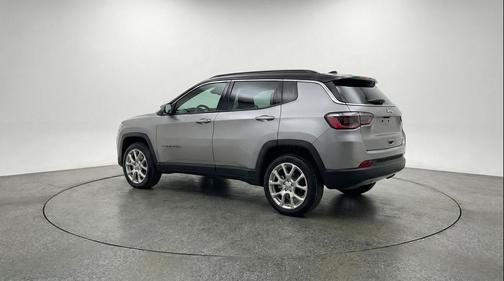 Silver Zynith Metallic Clearcoat 2025 Jeep Compass Limited