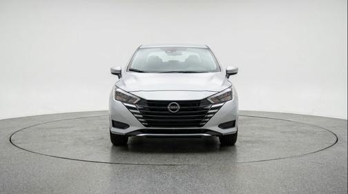 Brilliant Silver Metallic 2025 Nissan Versa 1.6 SV