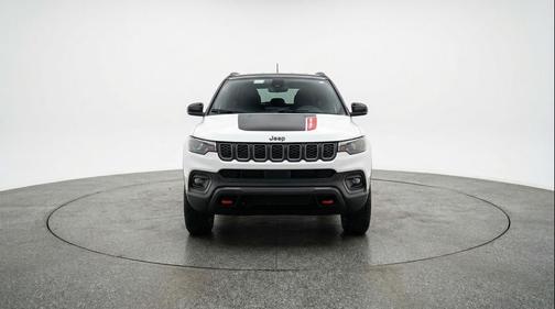 Bright White Clearcoat 2025 Jeep Compass Trailhawk