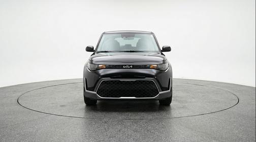 Fusion Black 2025 Kia Soul LX