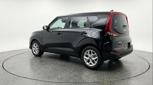 Fusion Black 2025 Kia Soul LX